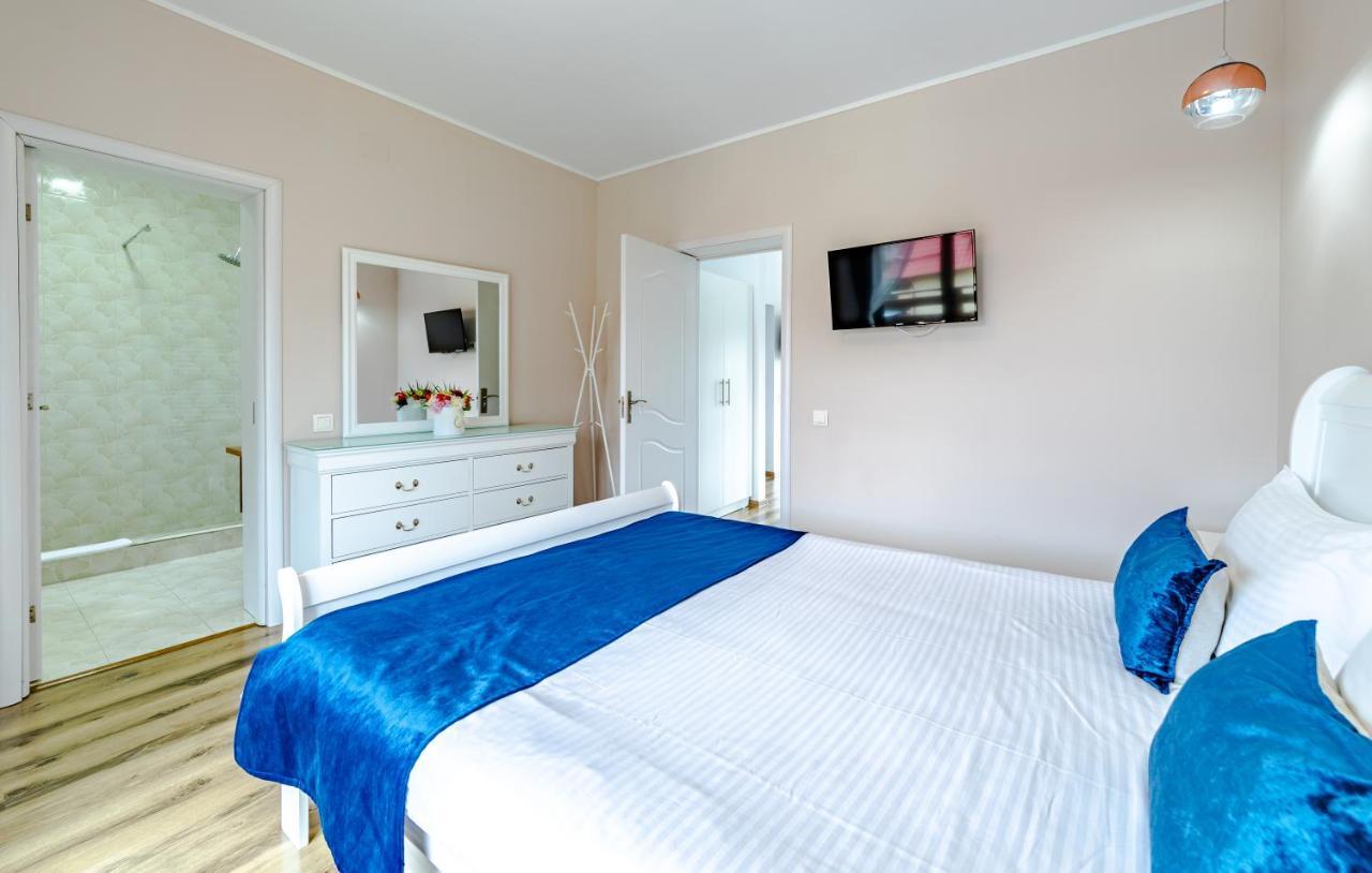 Yael Luxury Apartments 2 Буштени Экстерьер фото