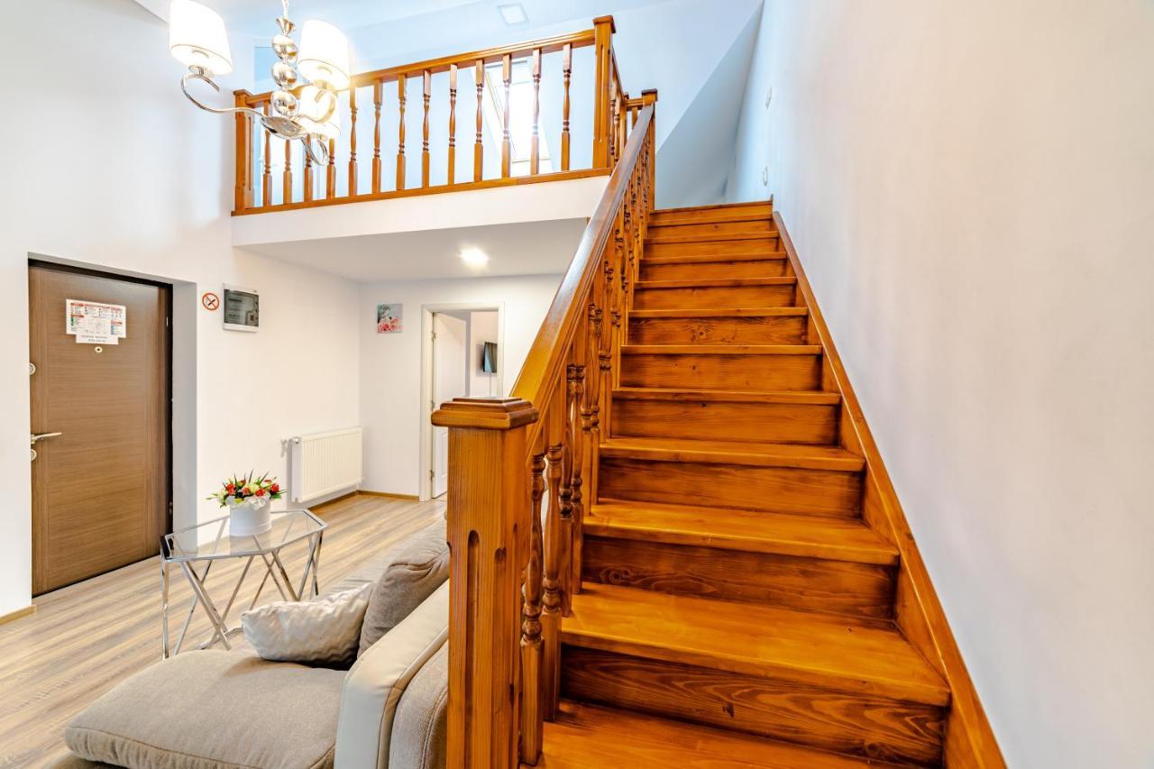 Yael Luxury Apartments 2 Буштени Экстерьер фото