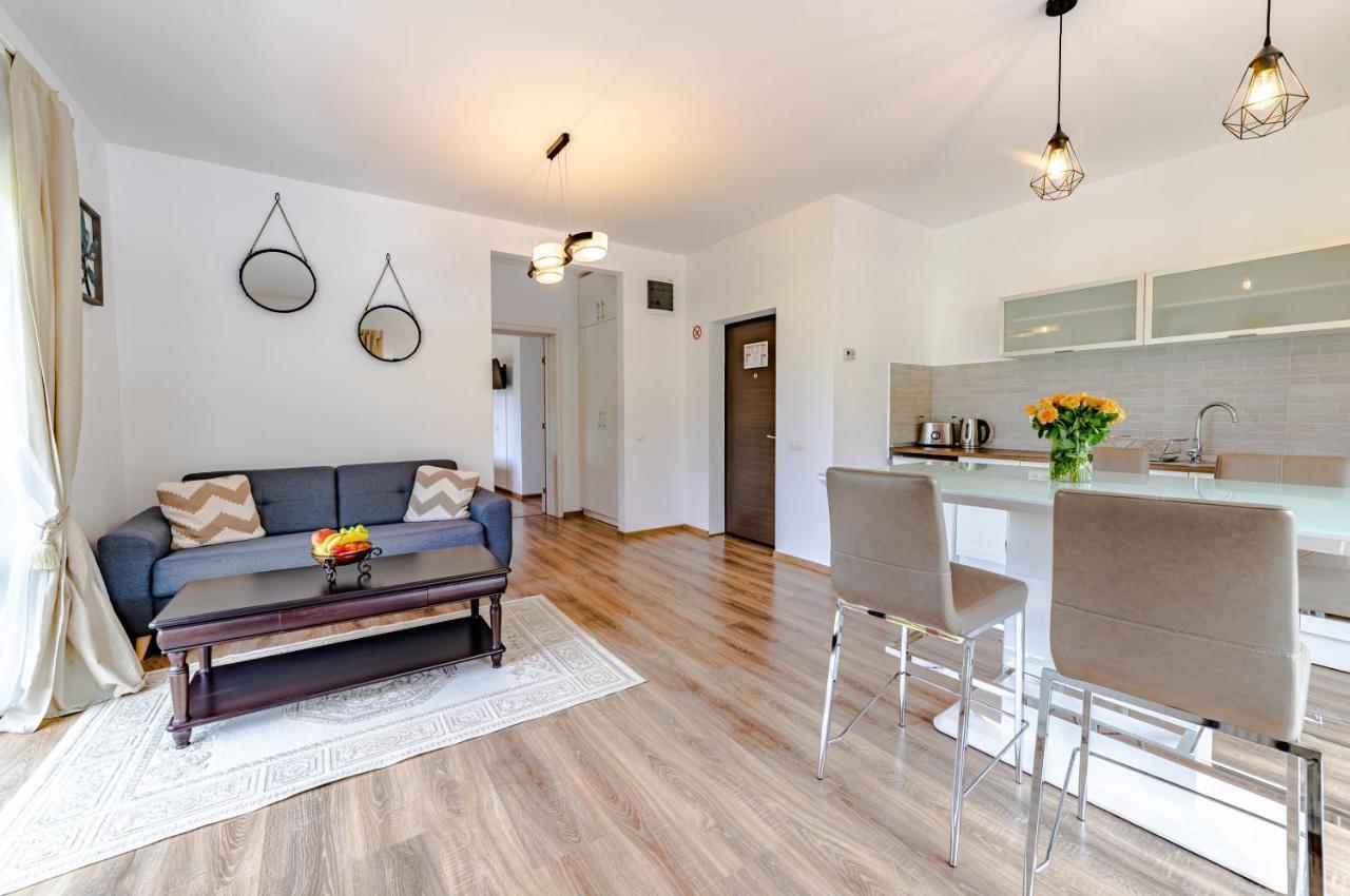 Yael Luxury Apartments 2 Буштени Экстерьер фото