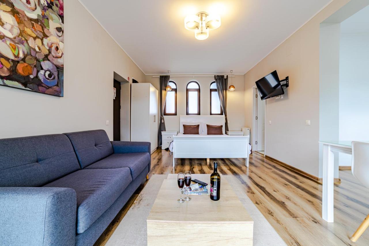 Yael Luxury Apartments 2 Буштени Экстерьер фото