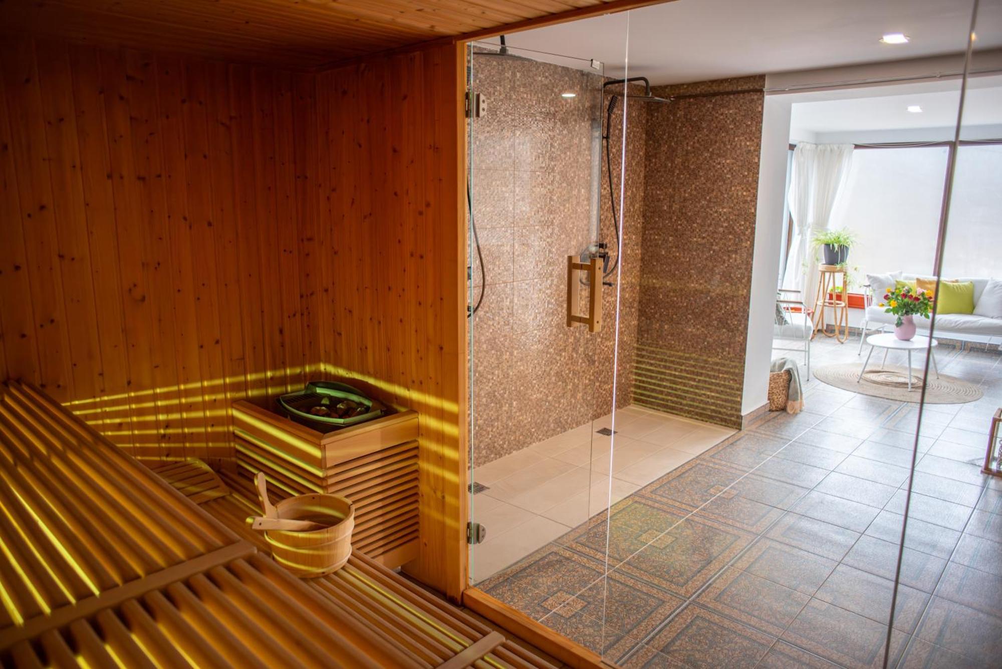 Yael Luxury Apartments 2 Буштени Экстерьер фото